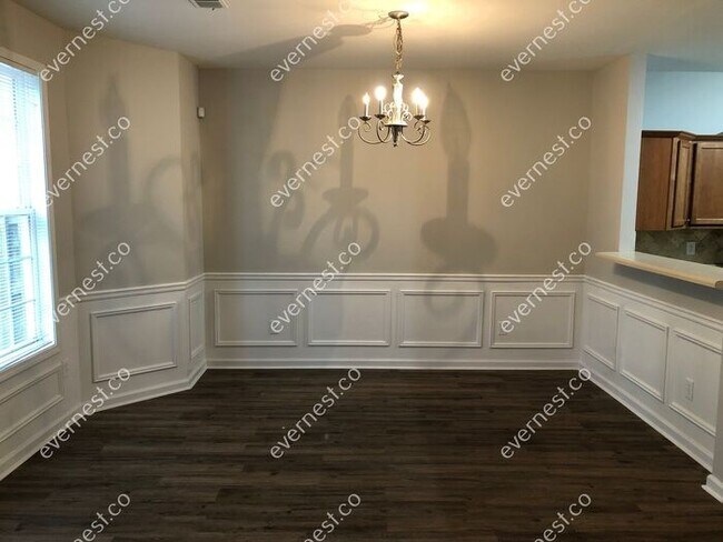 Foto del edificio - 4295 Youngstown Cir