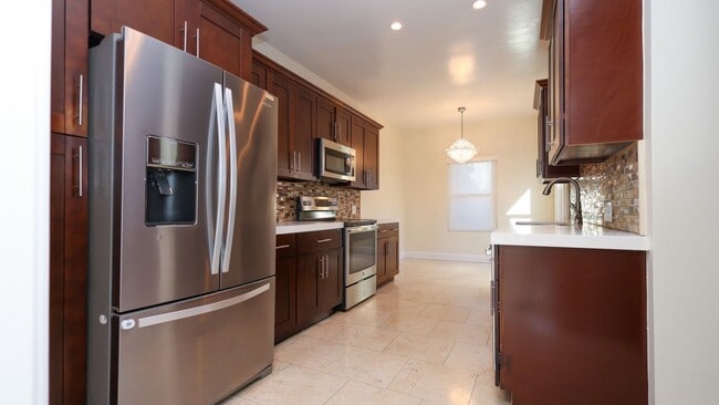 Building Photo - 1220 N Coast Hwy