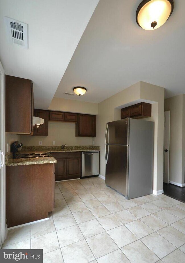 Building Photo - 309 Surry Ln