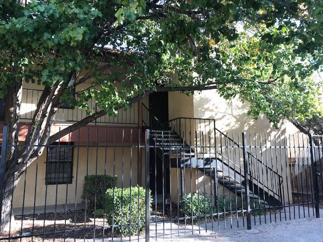 Primary Photo - 1116 Coal Ave SW