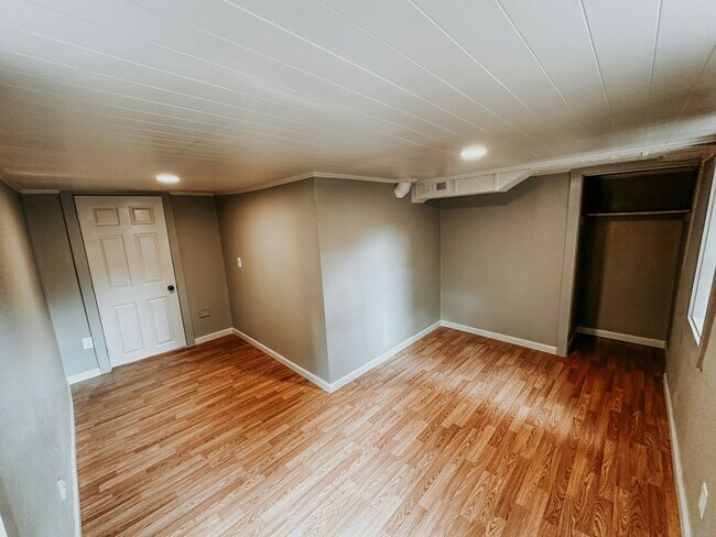 Foto del edificio - 739 East High Street, Unit B