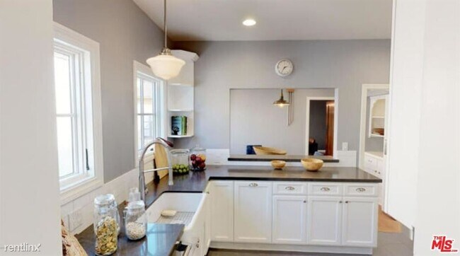 Building Photo - 3 br, 3 bath Condo - 355 N Mansfield Ave