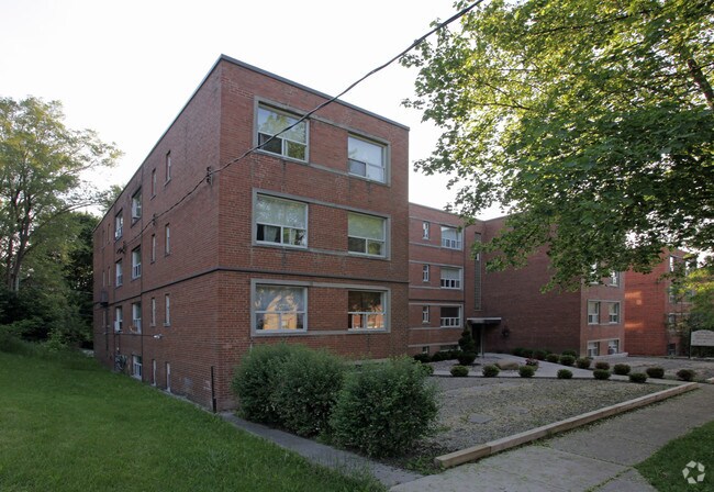 Photo du bâtiment - Helenscourt Apartments