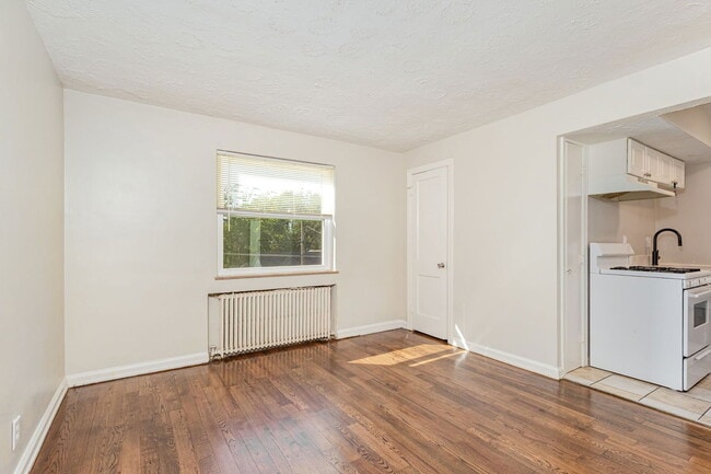 Building Photo - 4220 Webster Ave