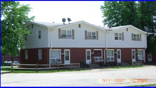 Foto del edificio - Bridge Avenue Townhouses