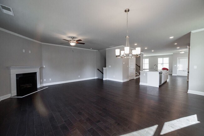 Foto del edificio - Contemporary 3 Bed 2 Bath Townhome WITH Bonus Room in Suwanee!