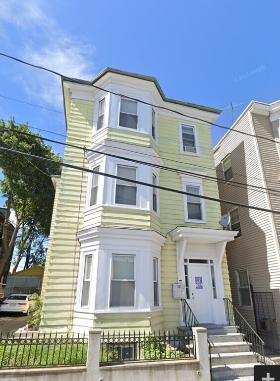 Primary Photo - 22 Clarence St