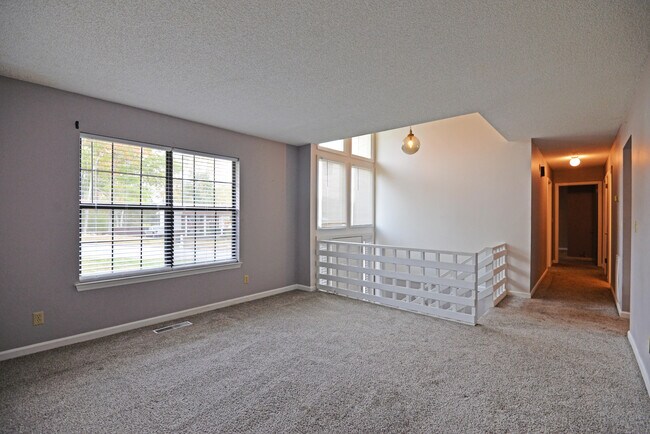 Foto del edificio - 8321 Blue Spruce Dr