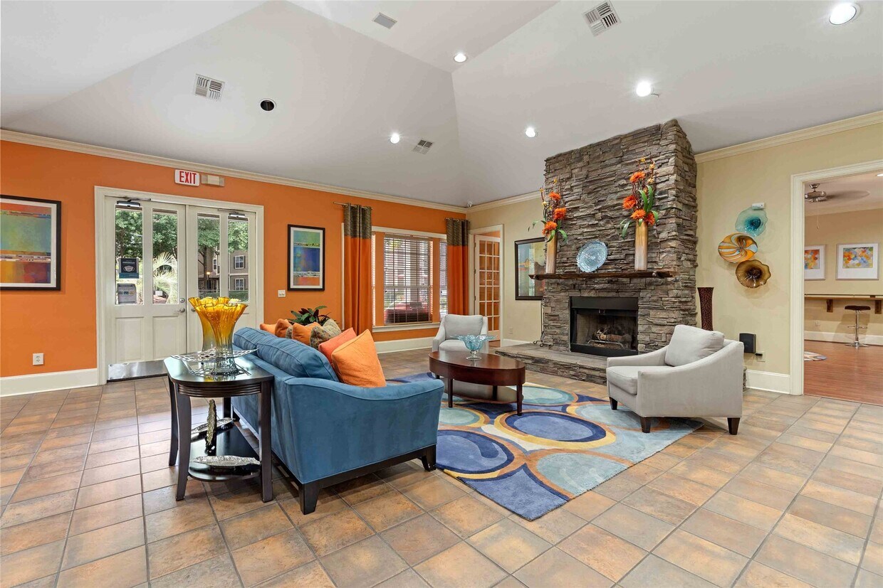 Foto principal - 2400 Spring Rain Dr