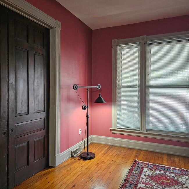 Foto del edificio - 223 W 4th St