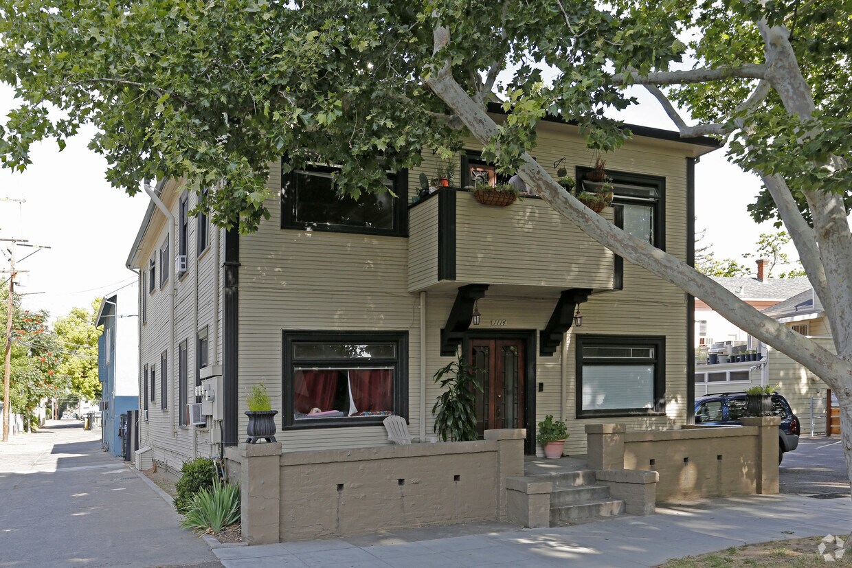 Primary Photo - 1114 24th St