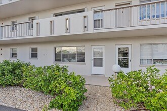 Building Photo - 4210 Ironwood Cir