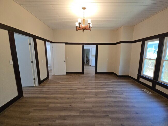 Comedor - 320 Chautauqua Ave