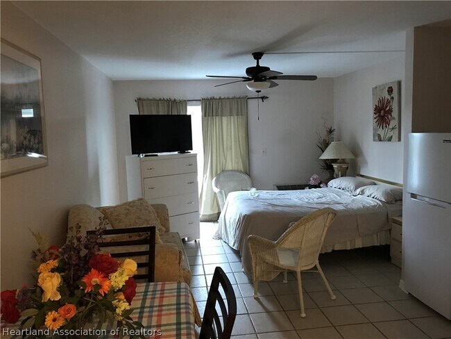 Foto del edificio - 105 Golf Villas Ct NW