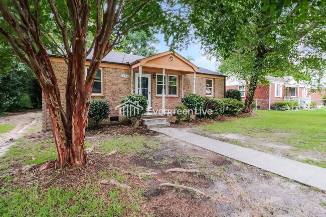 Building Photo - 1525 Abbott Rd