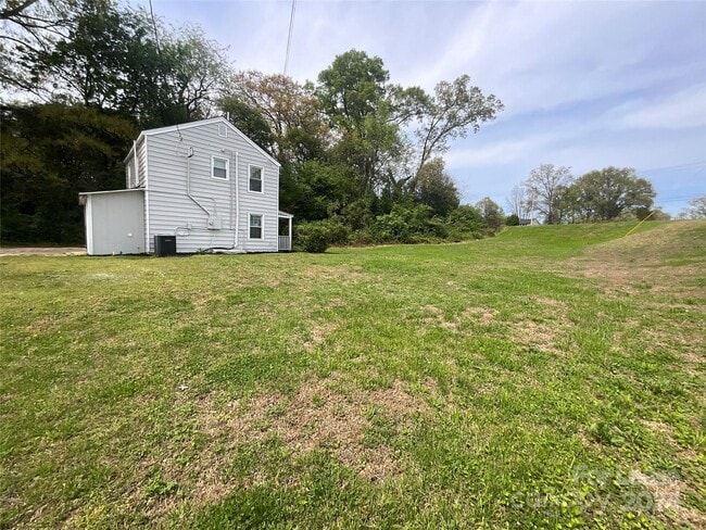 Building Photo - 3905 Freedom Dr