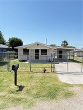 Building Photo - 11 Royal Palm St