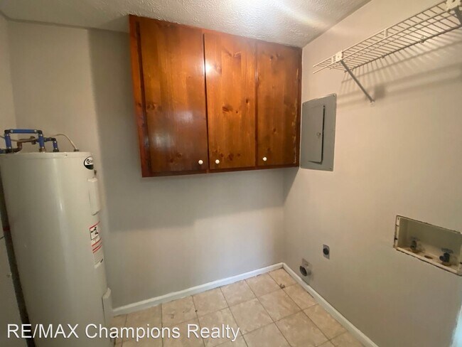 Building Photo - 2 br, 2.5 bath House - 1313 10th street