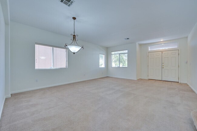 Building Photo - SW!! Southern Highlands!!! 4 Bedrooms!!!  ...