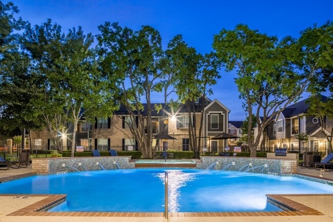 Building Photo - Marquis at Westchase