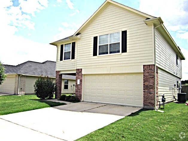 Building Photo - 22323 Queenbury Hills Dr