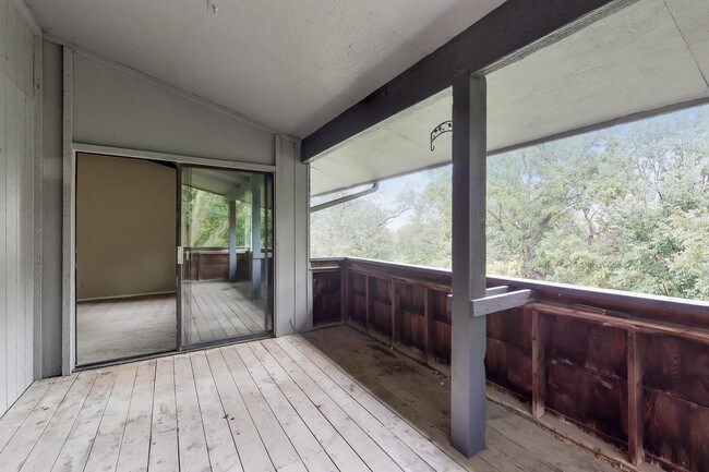 Building Photo - Fontenelle Hills