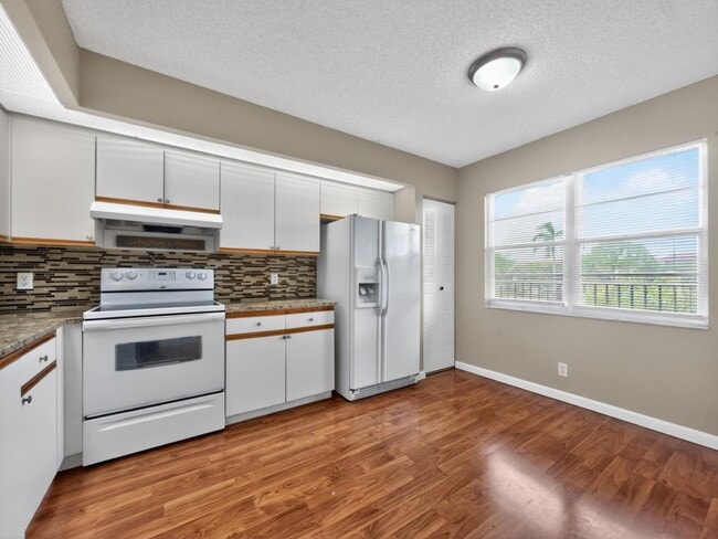 Foto del edificio - 13055 SW 15th Ct