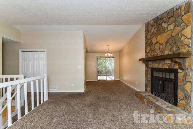 Foto del edificio - 4255 Mountain Glen Trace