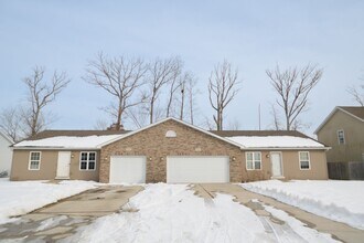 Building Photo - 693 Dearborn Rd