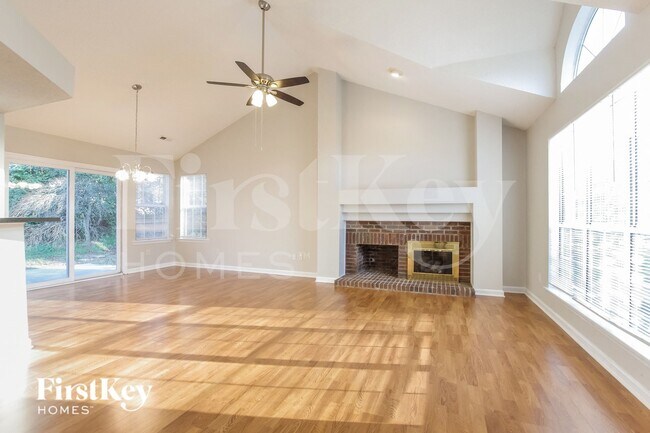 Foto del edificio - 6627 Flat Creek Dr