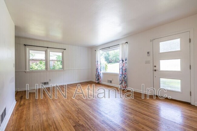 Foto del edificio - 3146 Bluebird Ln