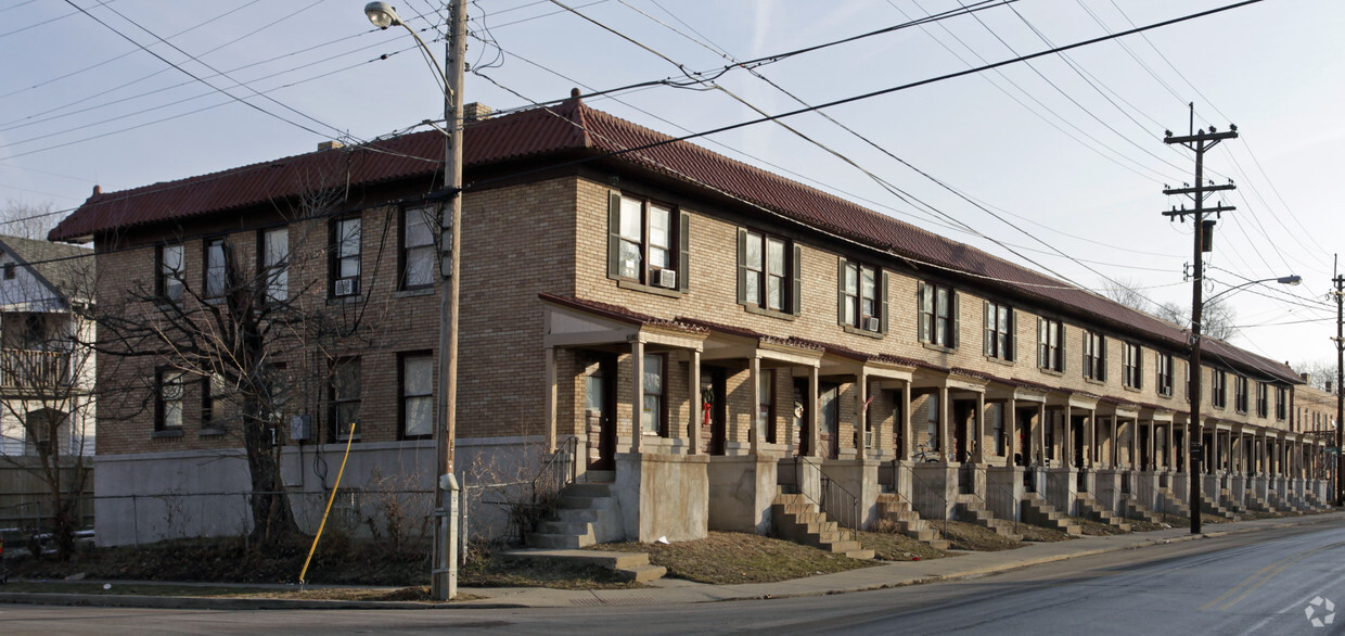 Building Photo - Oakley Commons