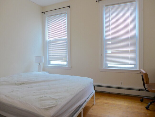 Foto del edificio - 803 Parker St