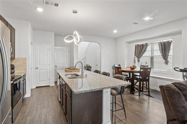 Foto del edificio - 1425 Tall Pine Way