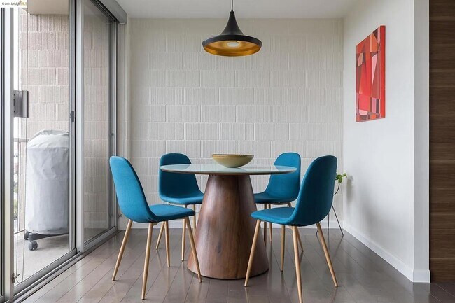 Foto del edificio - 1 Kelton Ct