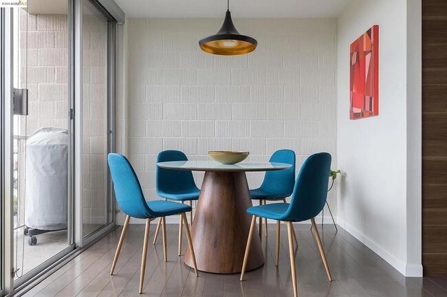 Building Photo - 1 Kelton Ct