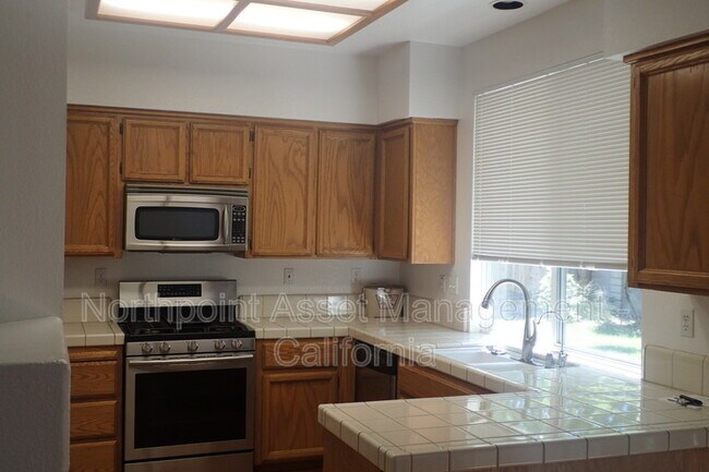 Building Photo - 2930 Mallorca Ln