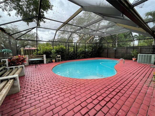 Foto del edificio - 9593 SW 148th Ave Cir S