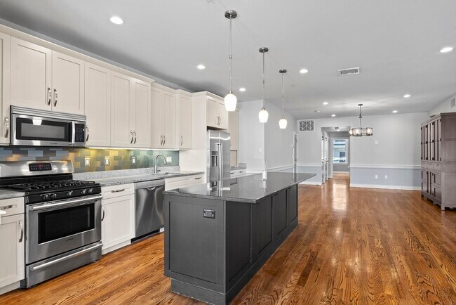 Foto del edificio - 774 E 3rd St