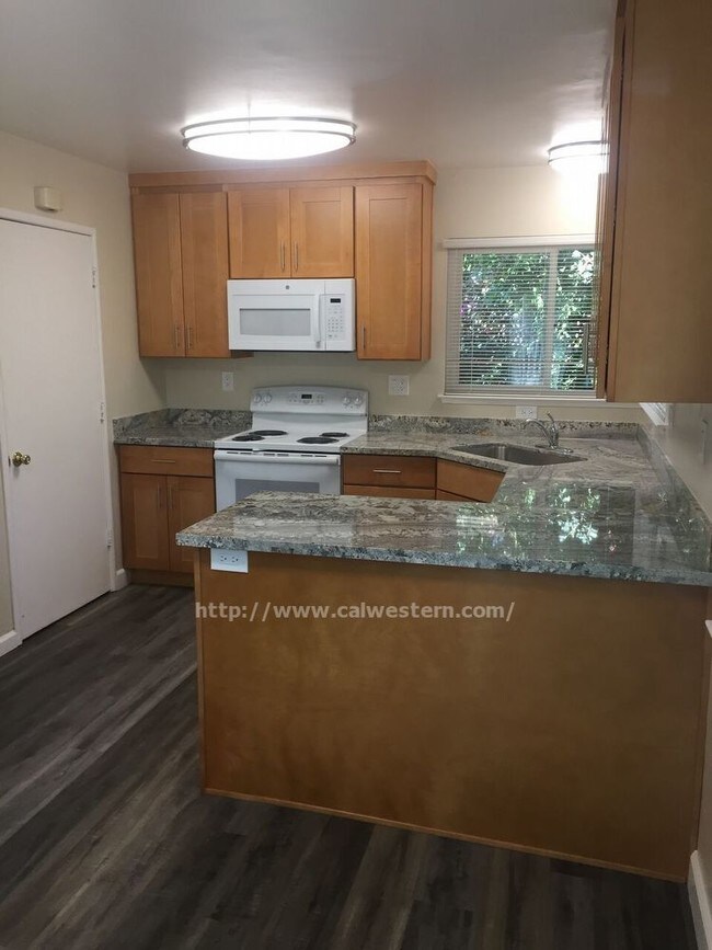 Building Photo - 3272 Rustic Dr