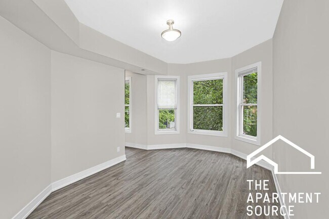 Building Photo - 3 bedroom in Chicago IL 60647