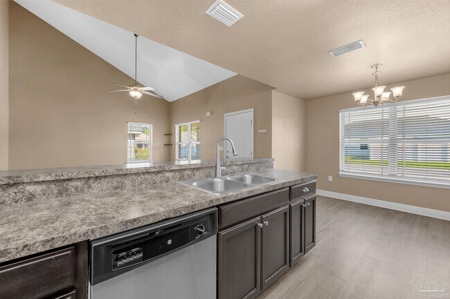 Foto del edificio - 5124 Carmell Ridge Cir