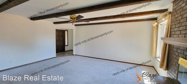 Foto del edificio - 3 br, 2 bath House - 8618 Wilshire