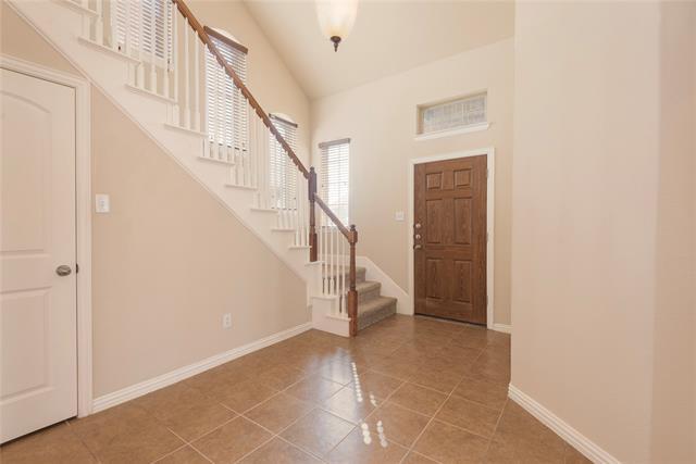 Building Photo - 2201 Willard Dr