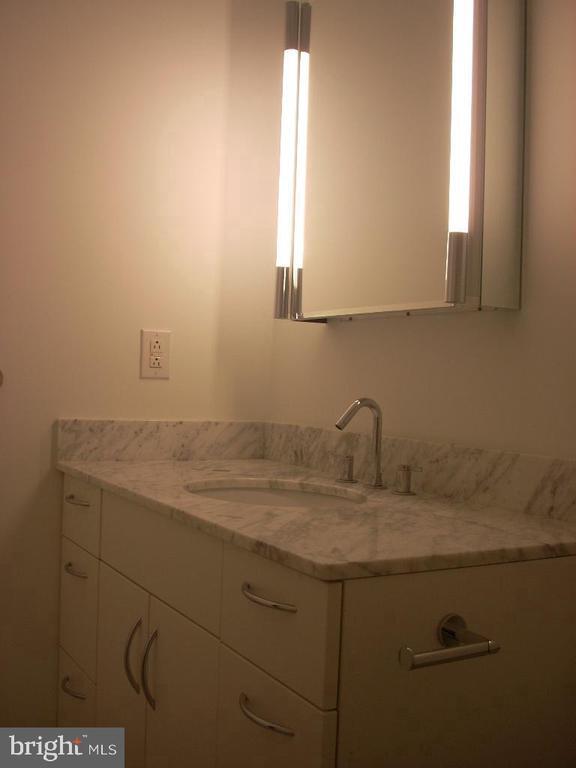 Foto del edificio - 219-29 S 18th St