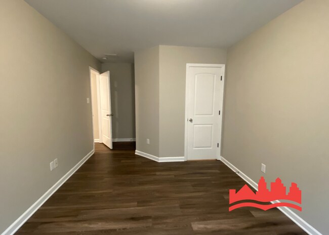 Foto del edificio - RENT SPECIAL: 1/2 OFF FIRST MONTH RENT!