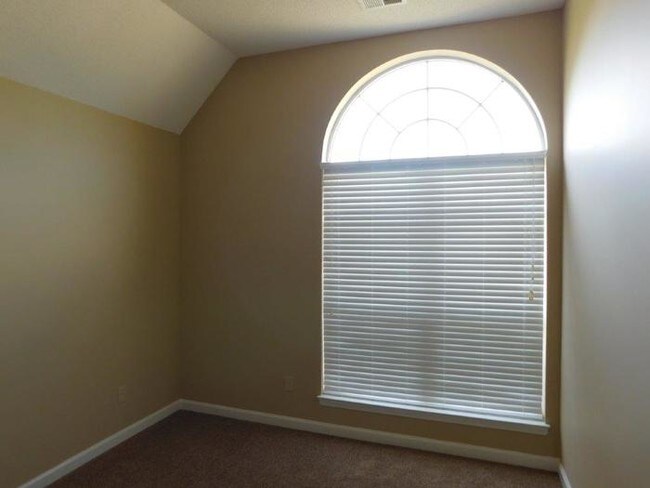 Building Photo - 3875 Rasco Hills Dr