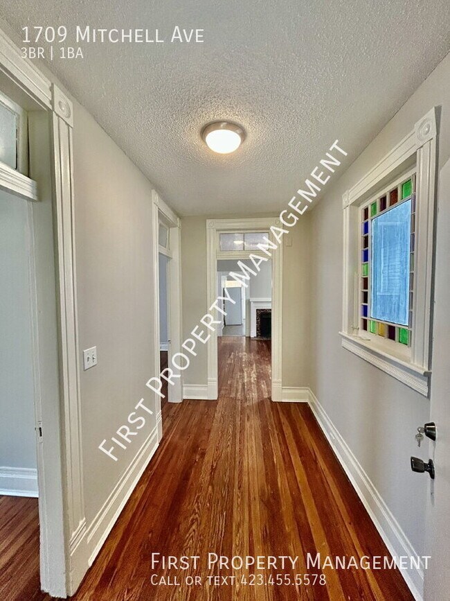 Building Photo - 1709 Mitchell Ave