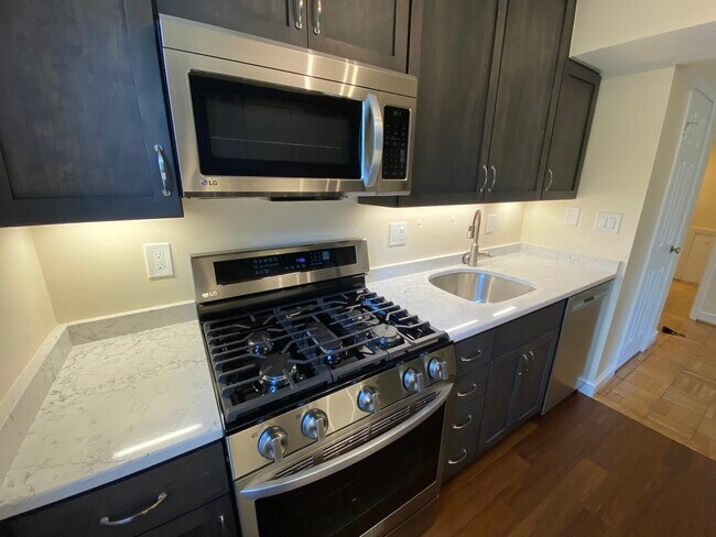Building Photo - 2738 Ordway St NW