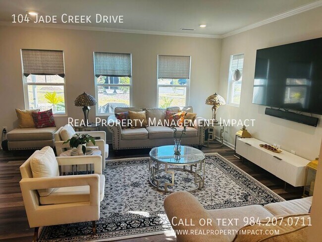 Building Photo - Spacious New Build, 3 Bedroom 2.5 Bath End...